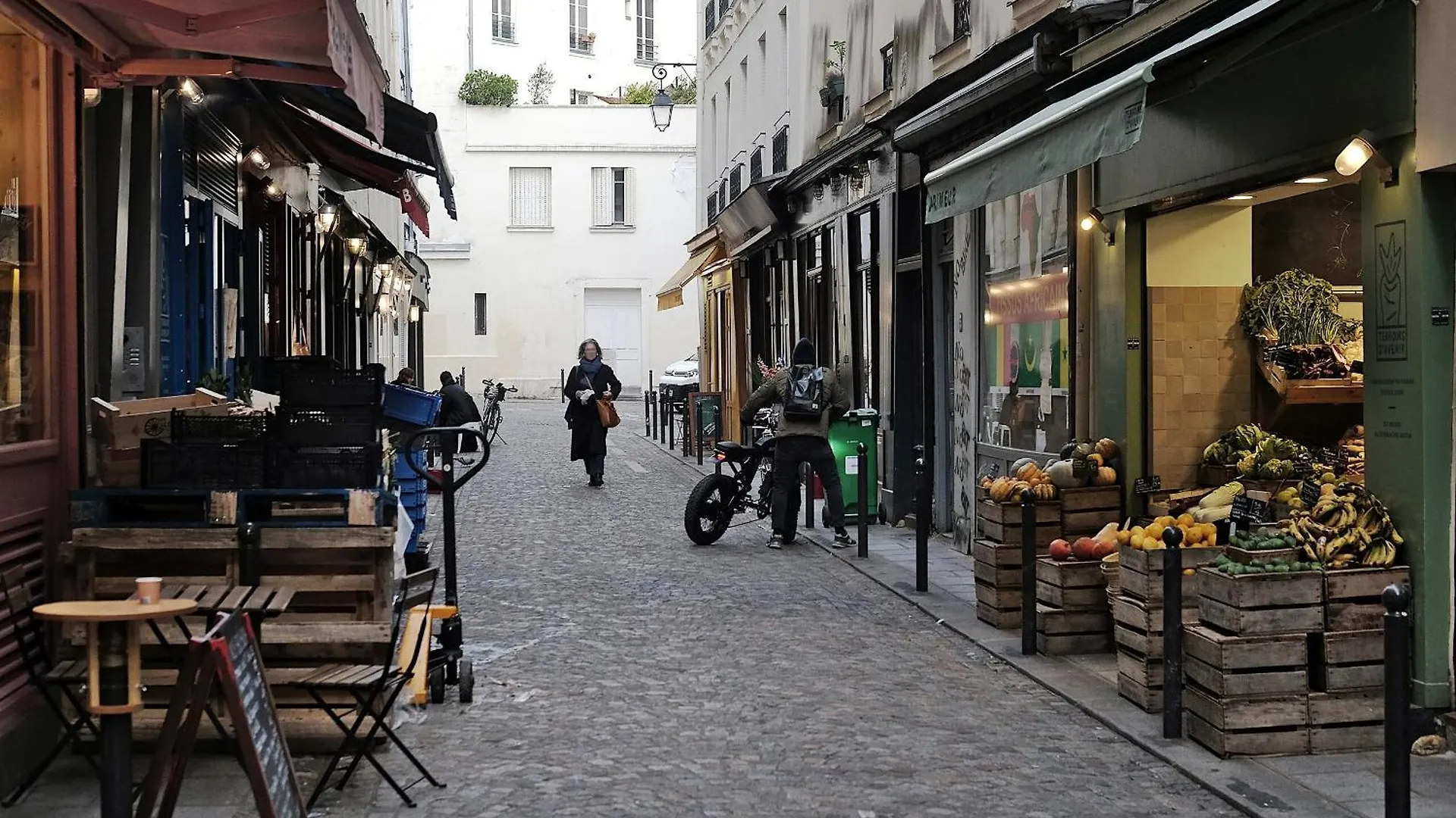 Au Coeur De *